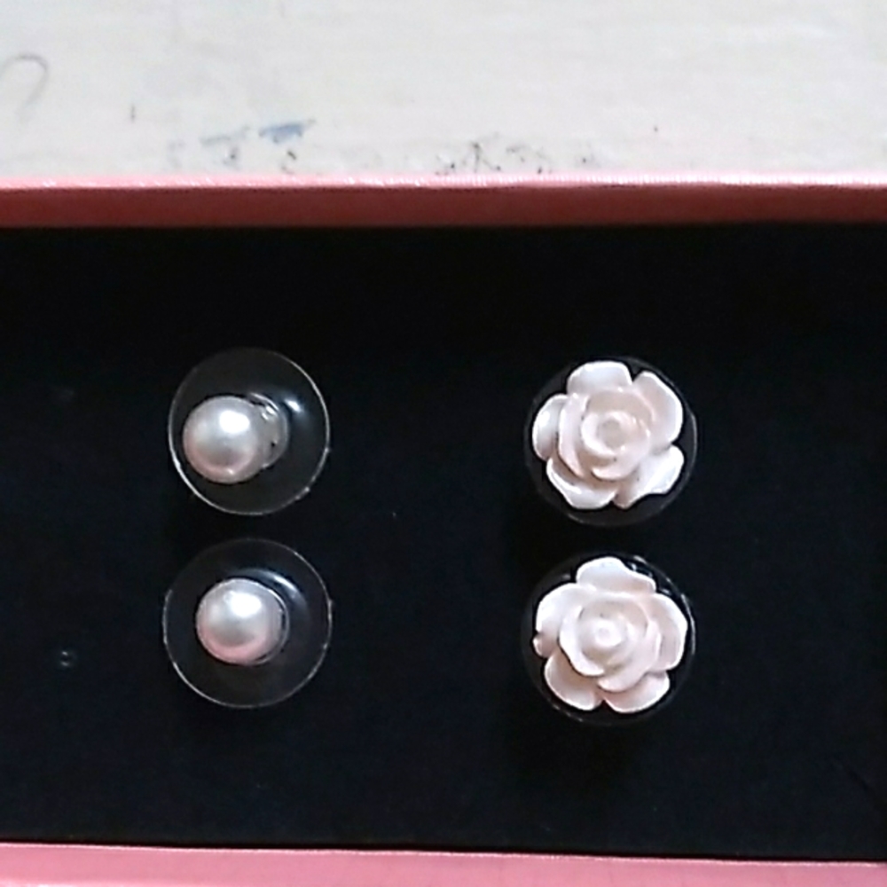 2 sets of earrings